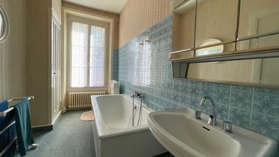 Maison - 210 m² - 11 pièces