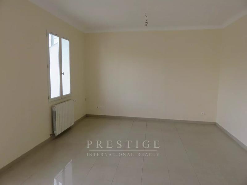 Maison - 215 m² - 9 pièces