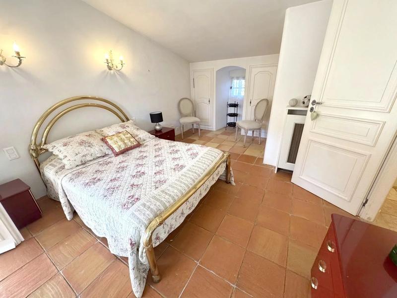 Villa - 280 m² - 5 pièces