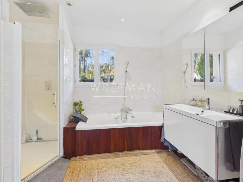 Villa - 207 m² - 6 pièces