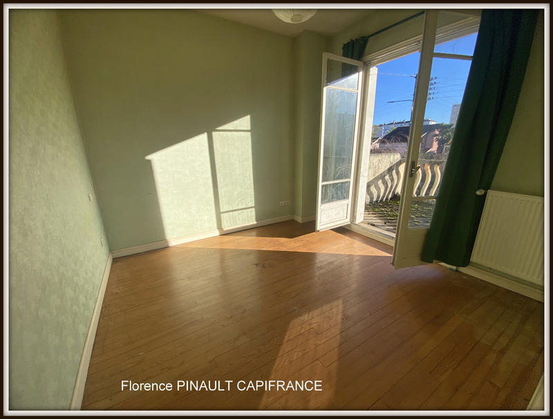 Maison - 218 m² - 10 pièces