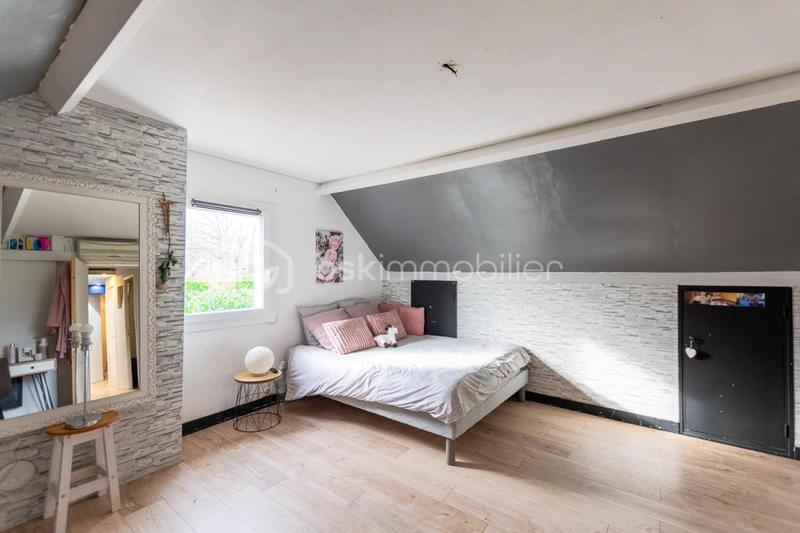 Maison traditionnelle - 167 m² - 7 pièces