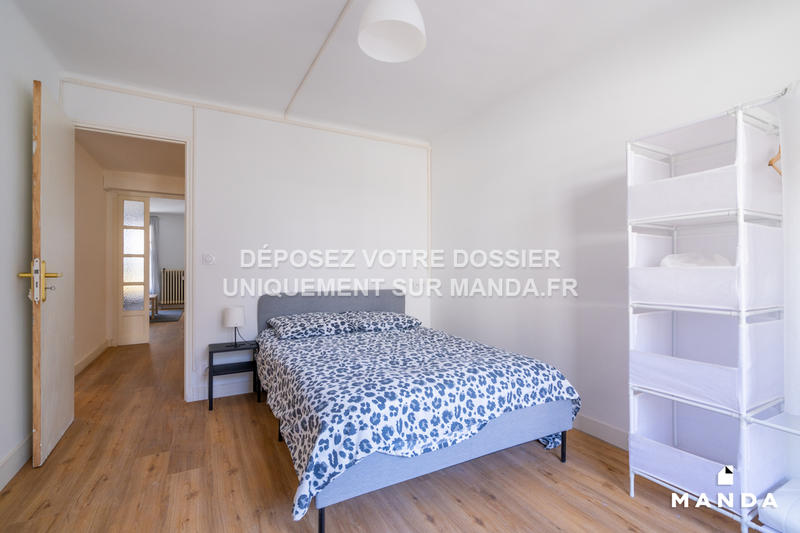 Chambre - 12 m² - 4 pièces