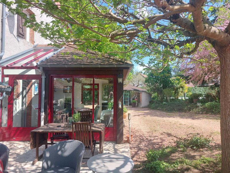 Maison - 240 m² - 7 pièces