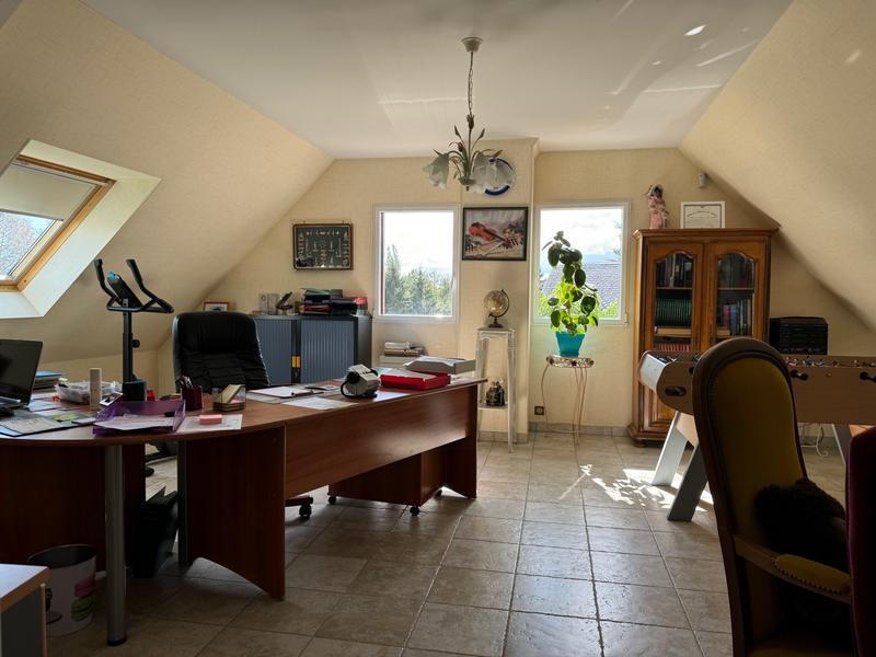 Maison traditionnelle - 191 m² - 7 pièces