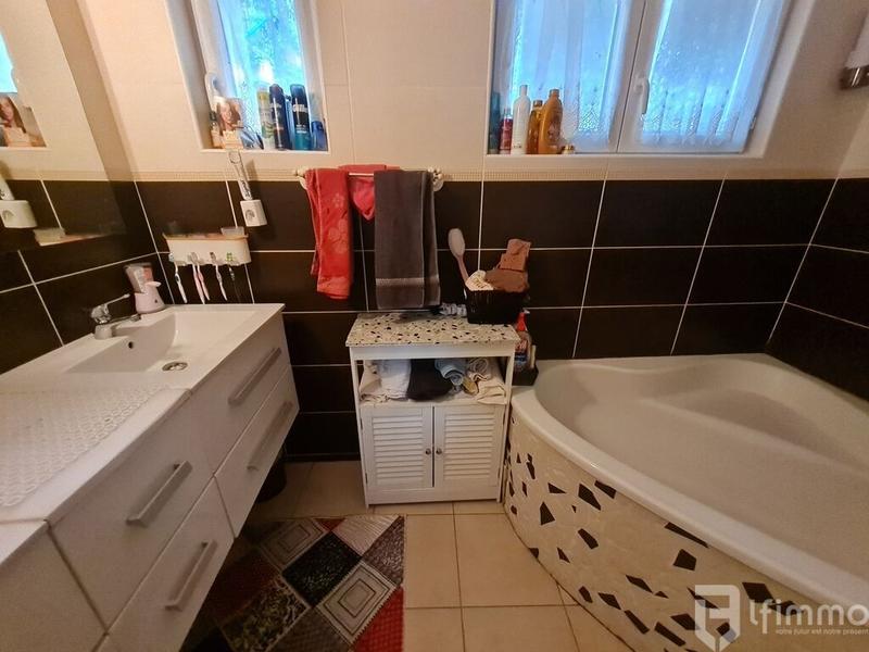 Maison - 102 m² - 5 pièces