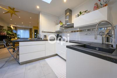 Maison - 104 m² - 4 pièces