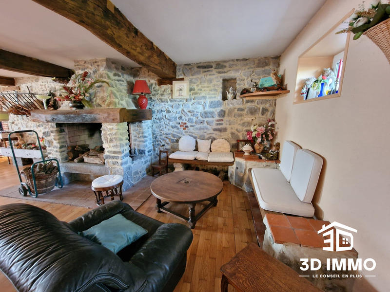 Maison - 260 m² - 8 pièces