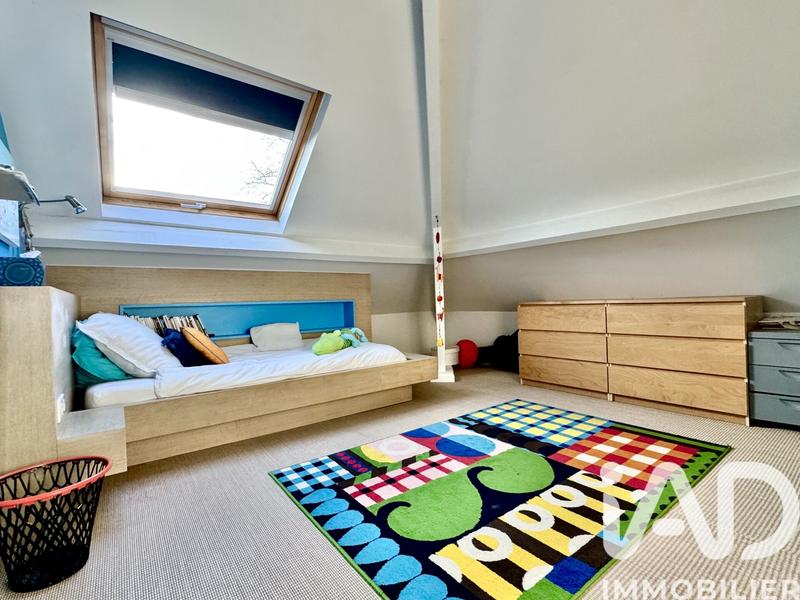 Maison - 232 m² - 8 pièces