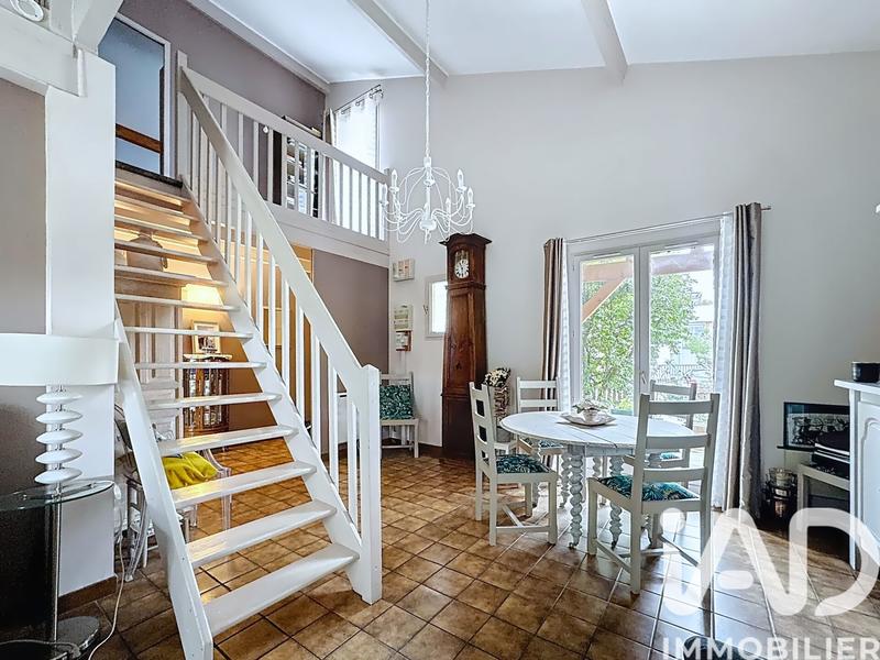 Maison - 121 m² - 6 pièces