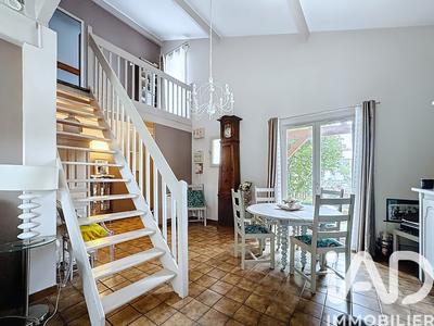 Maison - 121 m² - 6 pièces