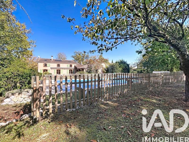 Maison - 206 m² - 9 pièces