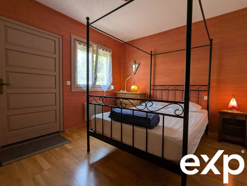 Villa - 167 m² - 9 pièces