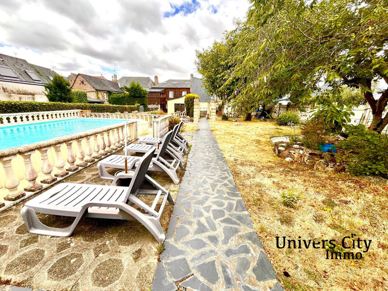 Maison - 207 m² - 9 pièces