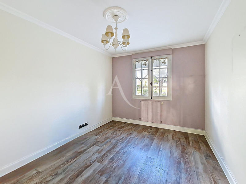 Maison - 162 m² - 6 pièces