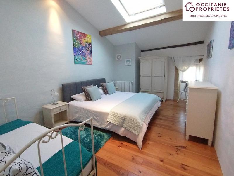 Maison ancienne - 530 m² - 12 pièces