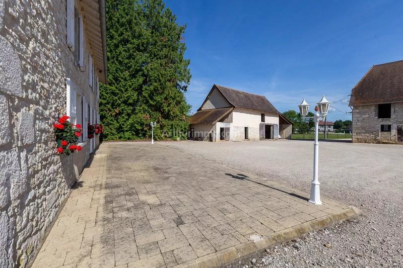 Maison - 168 m² - 6 pièces