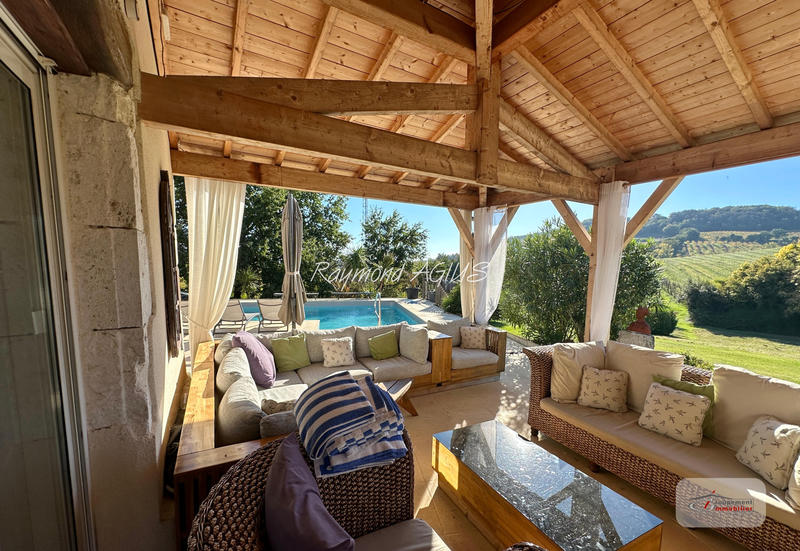 Maison - 515 m² - 16 pièces