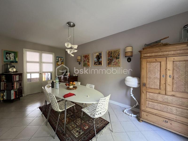 Demeure - 180 m² - 9 pièces