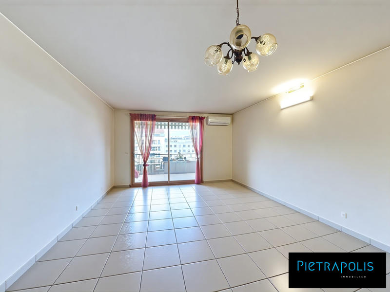 Appartement - 80 m² - 3 pièces