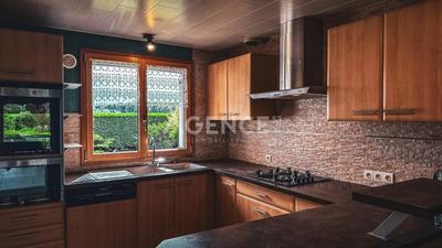 Maison - 99 m² - 5 pièces