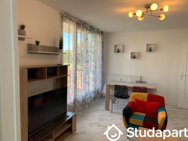 Chambre - 12 m² - 1 pièce