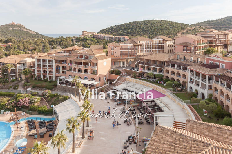 Fonds de commerce - Magasins - 75 m²