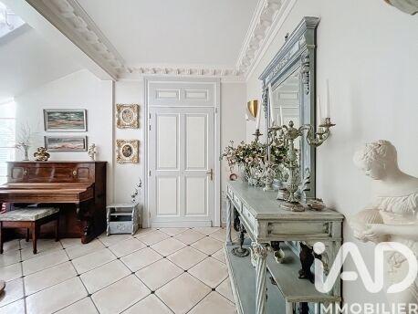 Maison - 455 m² - 10 pièces