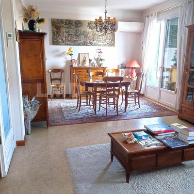 Appartement - 118 m² - 6 pièces