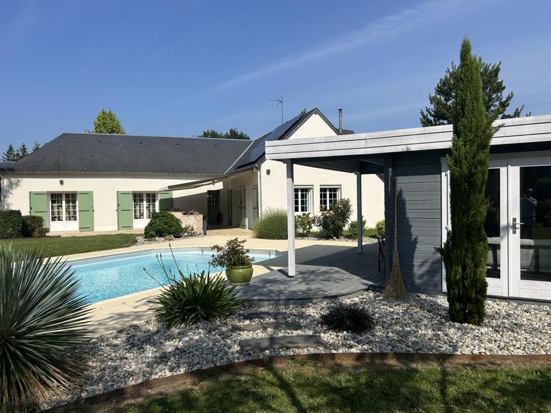 Propriété - 178 m² - 8 pièces