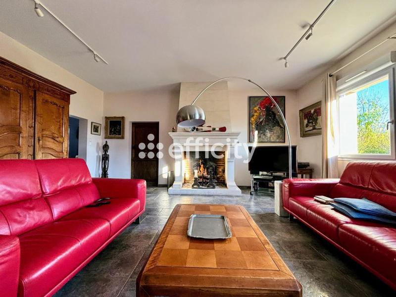 Maison - 256 m² - 8 pièces