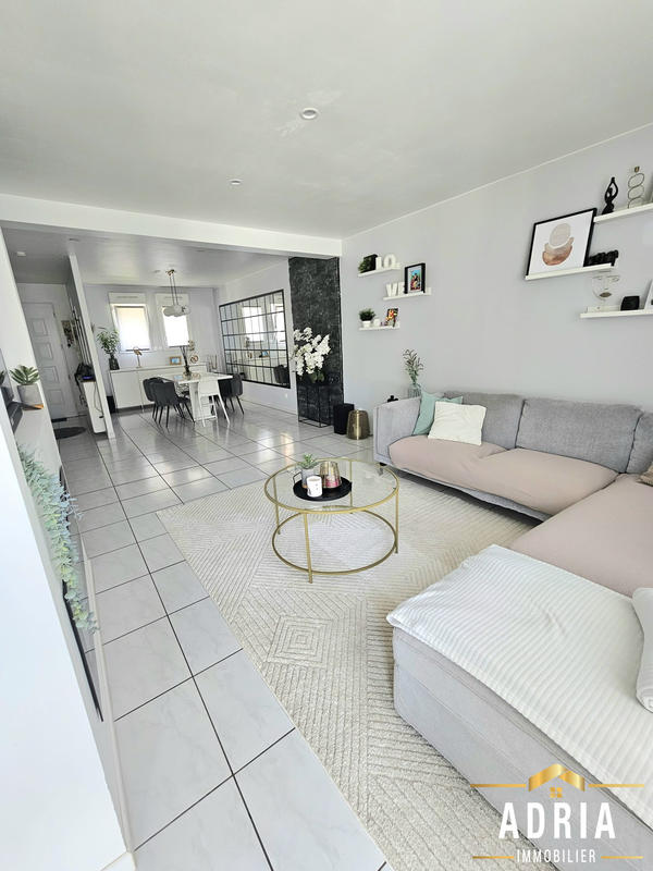 Maison traditionnelle - 100 m² - 4 pièces