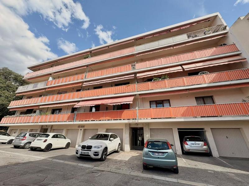 Appartement - 70 m² - 4 pièces