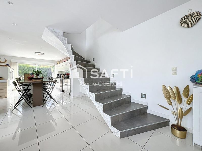 Maison - 167 m² - 6 pièces