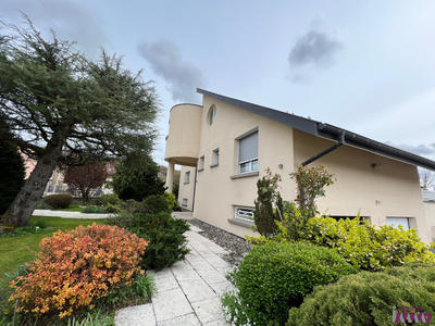 Maison contemporaine - 260 m² - 6 pièces