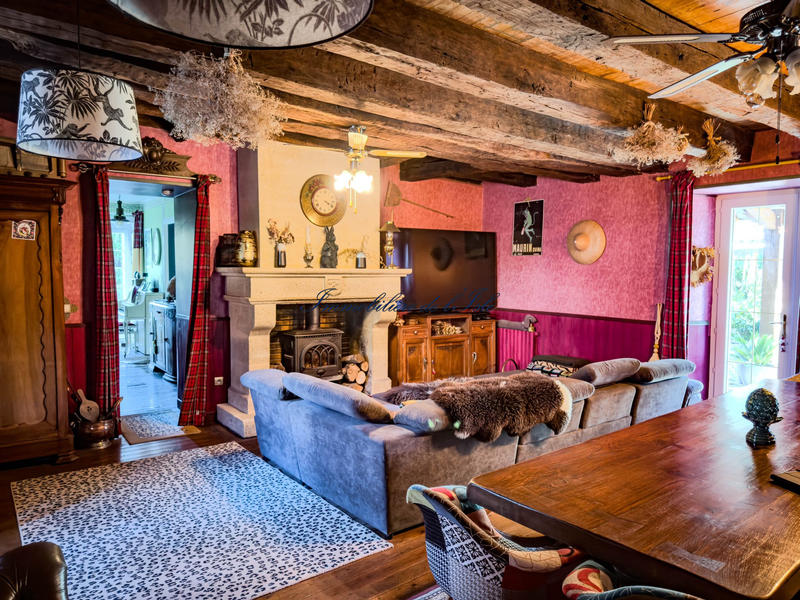 Maison - 220 m² - 9 pièces