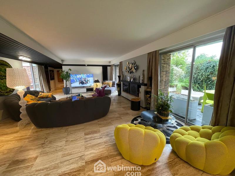 Maison - 308 m² - 6 pièces
