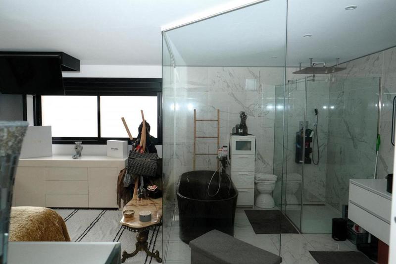 Maison - 416 m² - 8 pièces