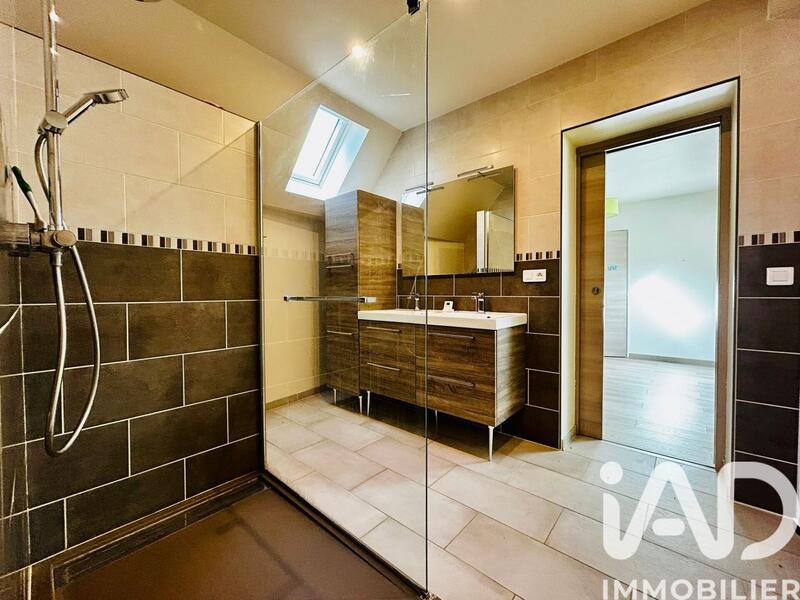 Maison - 189 m² - 9 pièces