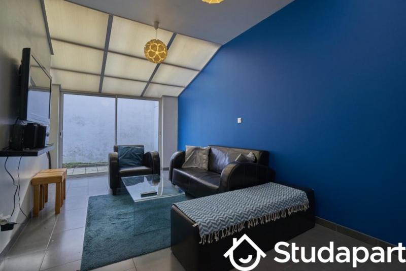 Chambre - 9 m² - 1 pièce