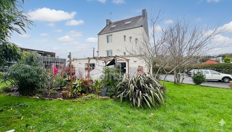 Immeuble - 200 m² - 9 pièces