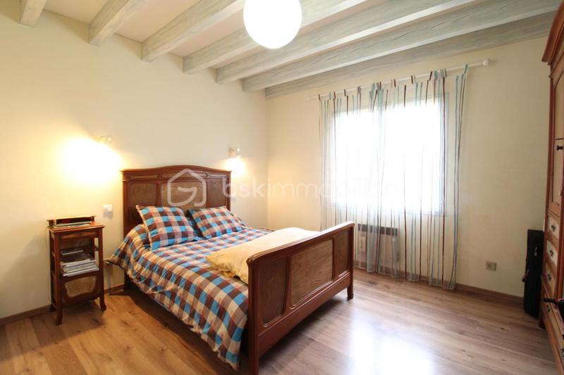 Maison - 185 m² - 7 pièces