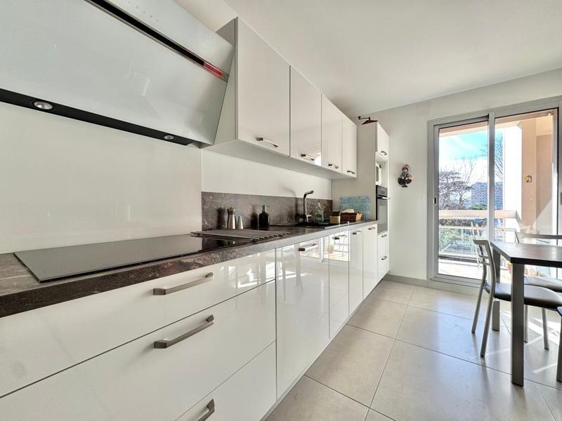 Appartement - 102 m² - 4 pièces