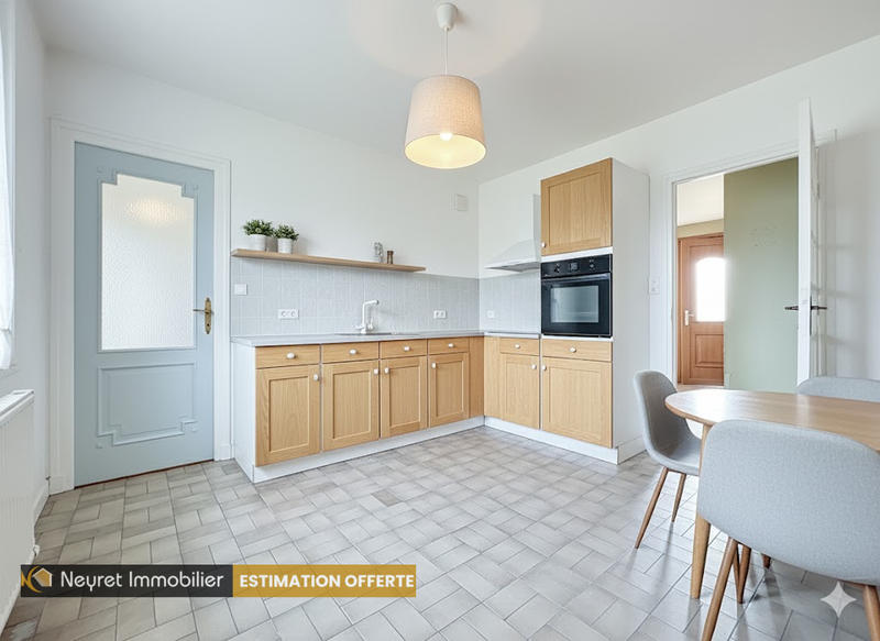 Maison - 93 m² - 4 pièces