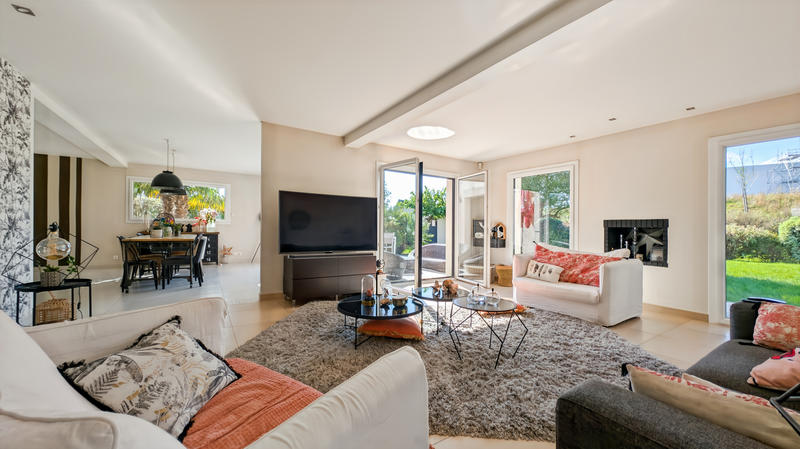 Maison - 208 m² - 7 pièces