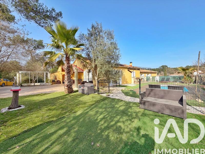 Maison - 200 m² - 7 pièces