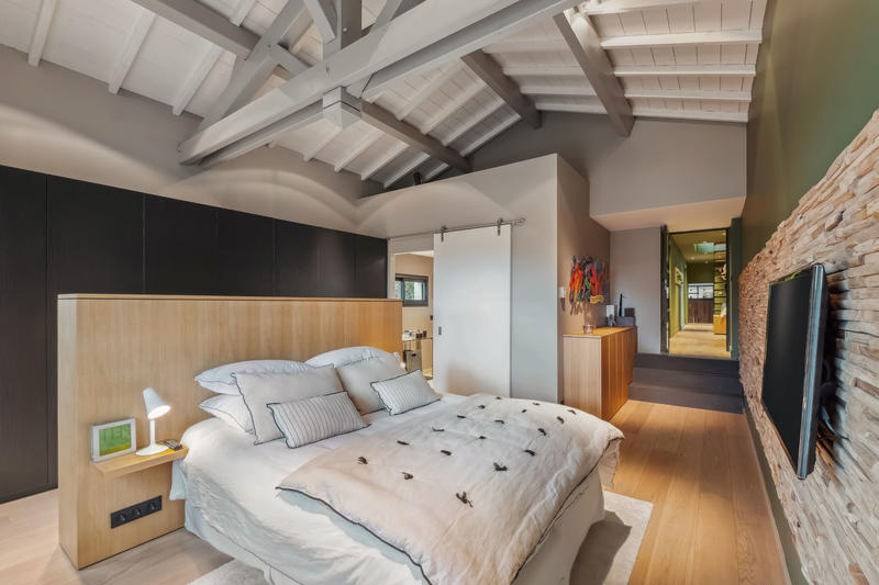 Maison - 203 m² - 6 pièces