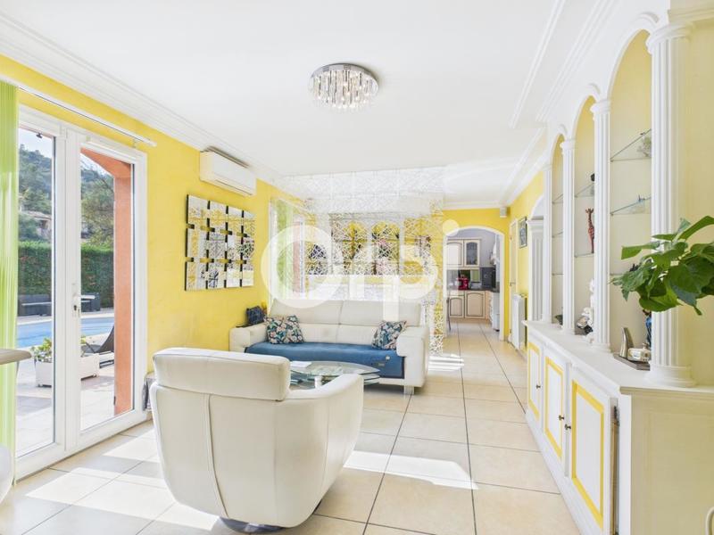 Maison - 142 m² - 6 pièces