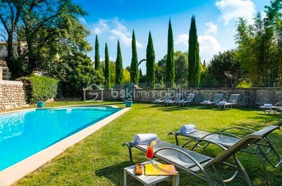 Moulin - 1 500 m² - 28 pièces