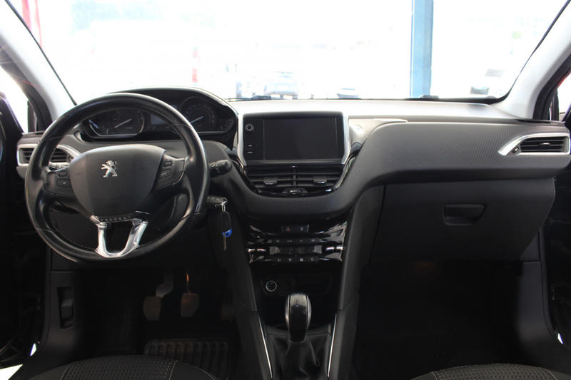 Peugeot 208 Puretech 82 €6.c Allure